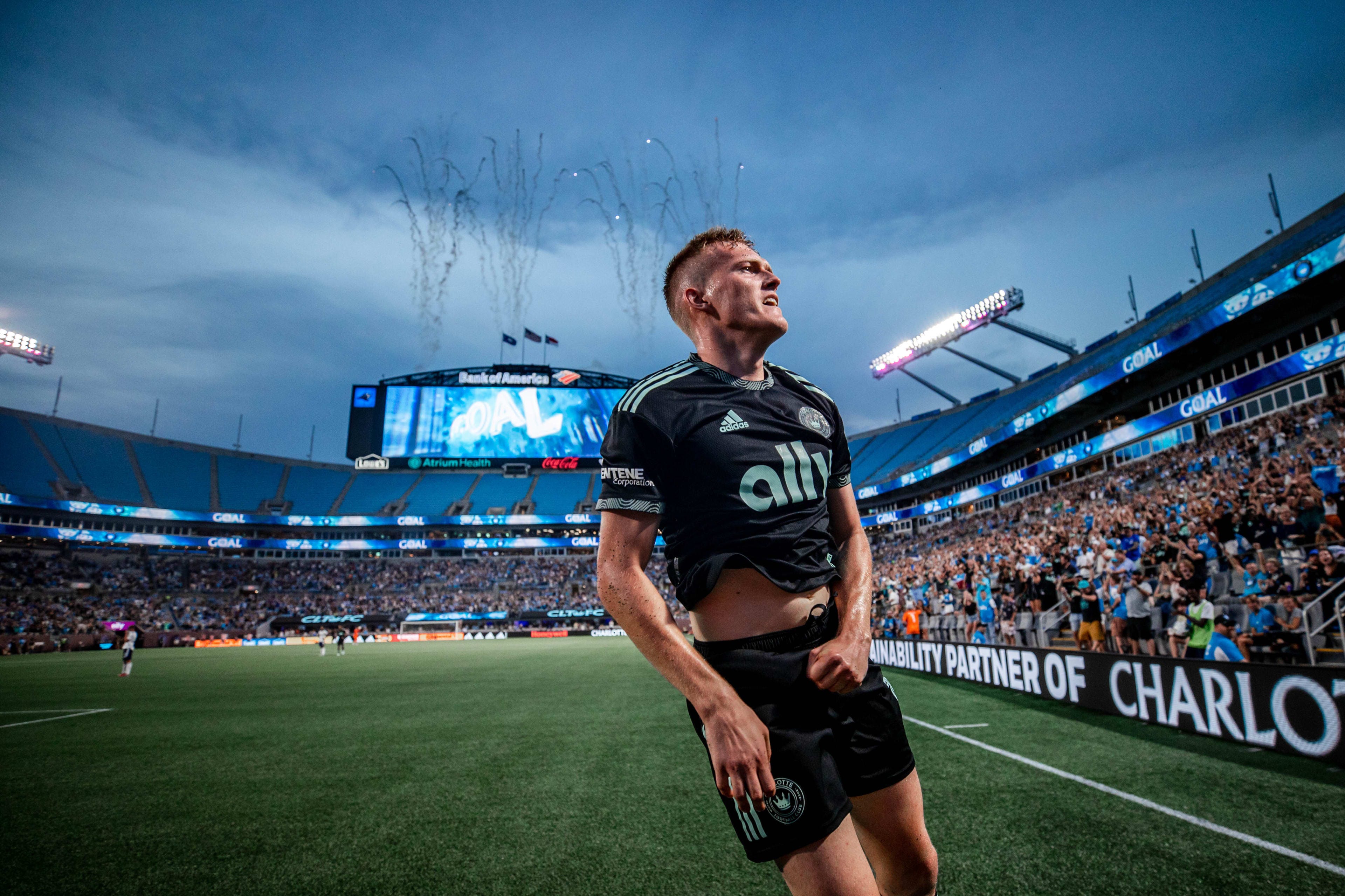 关于波兰国脚连续进球，国际赛场上风头无两的信息