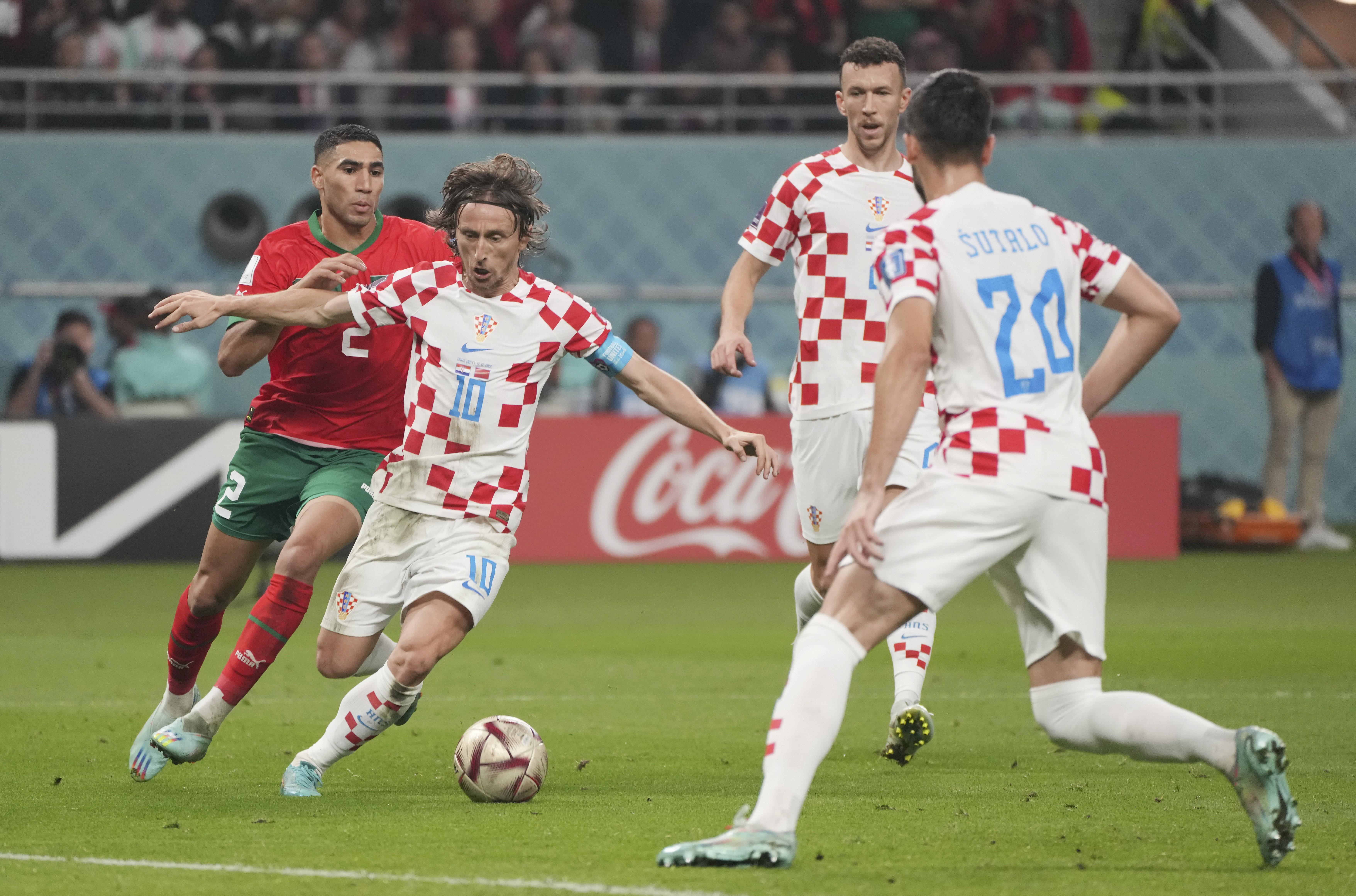 克罗地亚挺进欧洲杯决赛，斯洛伐克尽全力