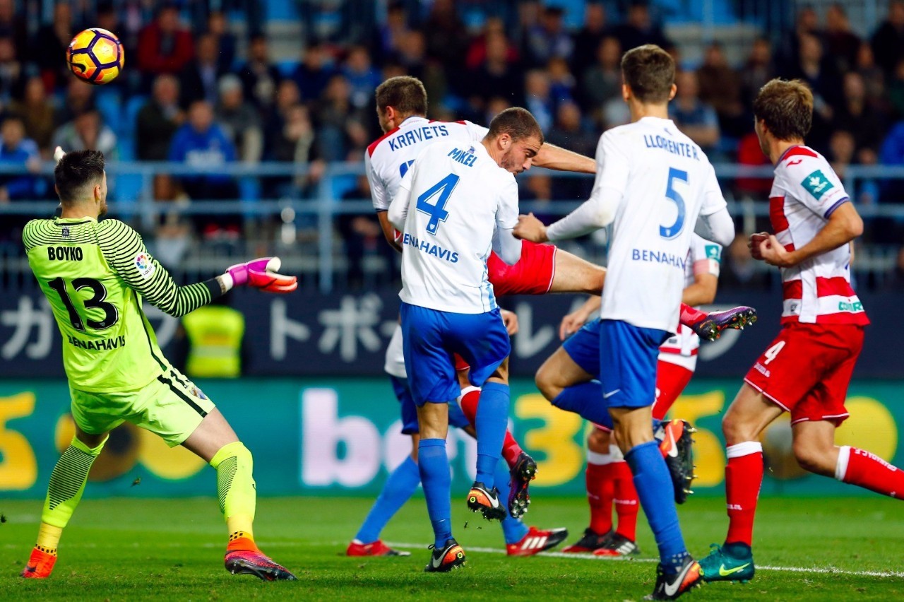 格拉纳达客场大捷，创造历史战绩的简单介绍