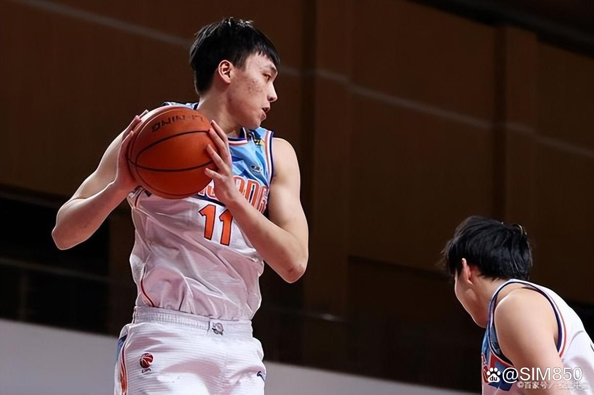 包含新疆队客场挑战山西，队内年轻球员崭露头角的词条