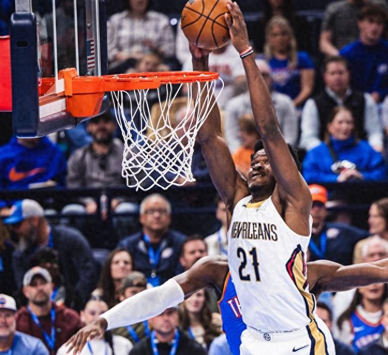 包含人后卫全面发挥反扑鹈鹕首次战胜的词条