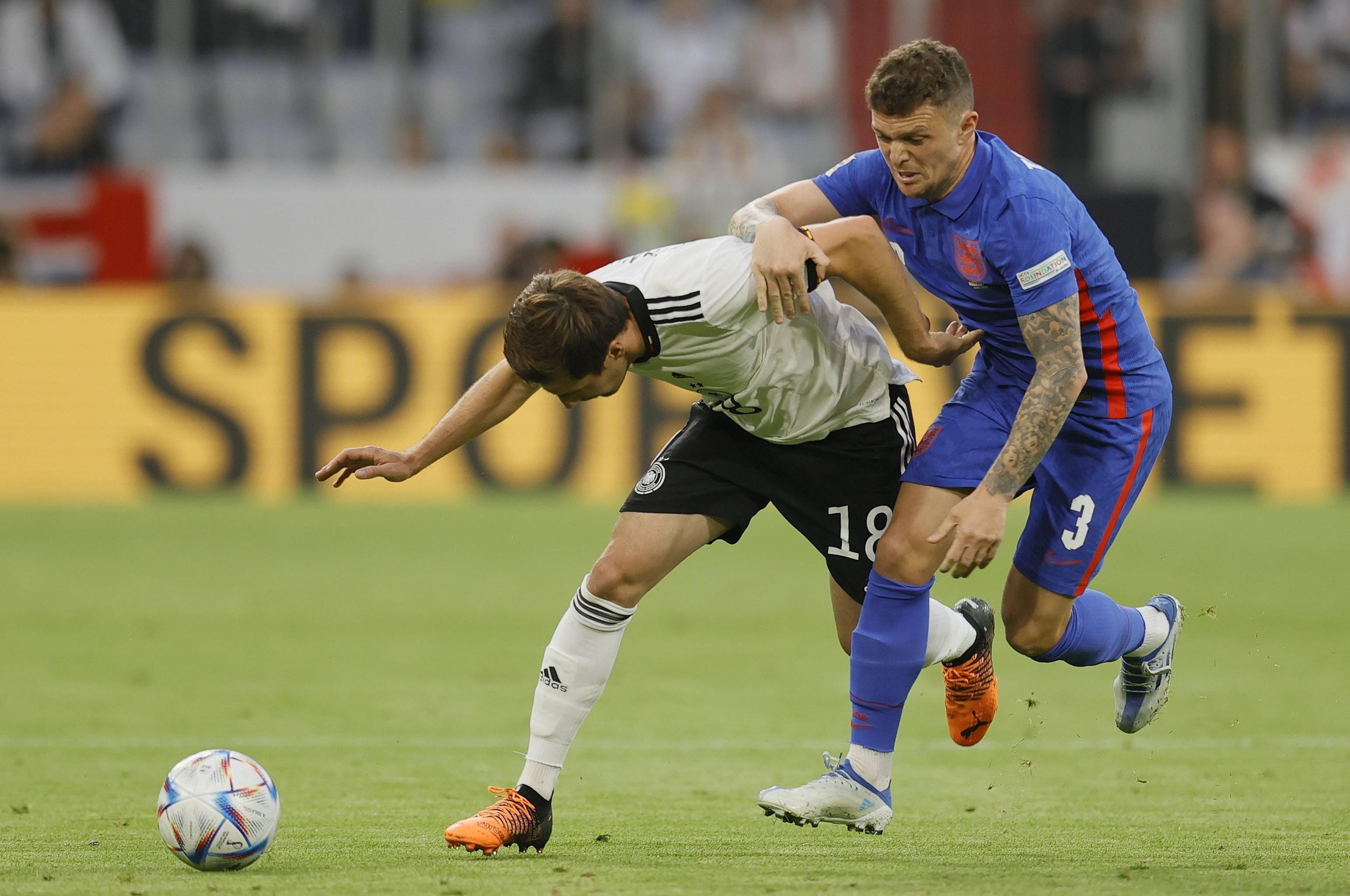 波兰中锋状态神秘，备战英格兰大战