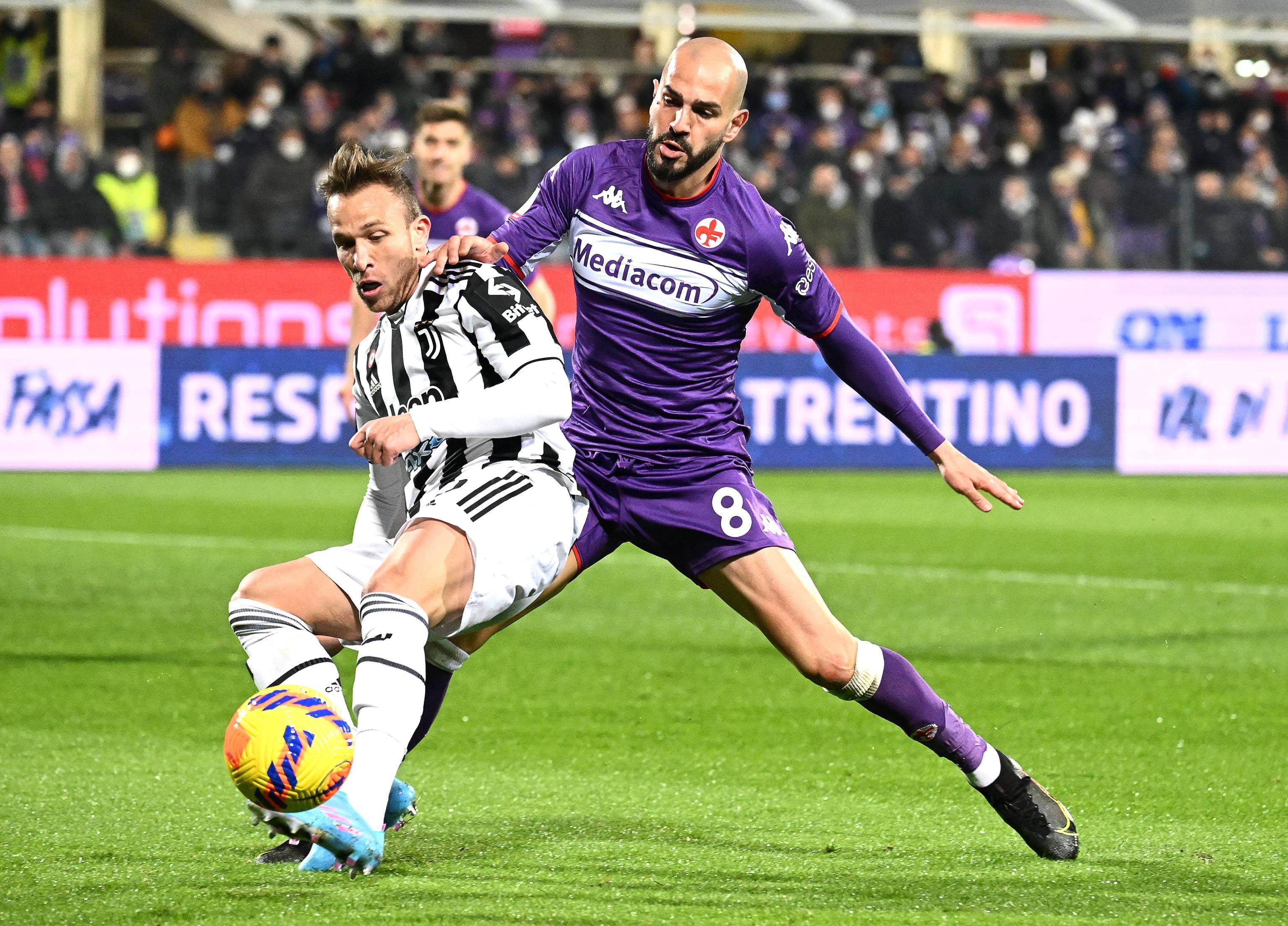 意大利足球经典：佛罗伦萨斩获关键胜利