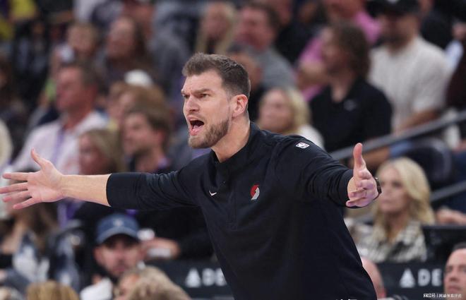 开拓者主帅高度赞扬球员拼搏精神 开拓者主帅高度赞扬球员拼搏精神