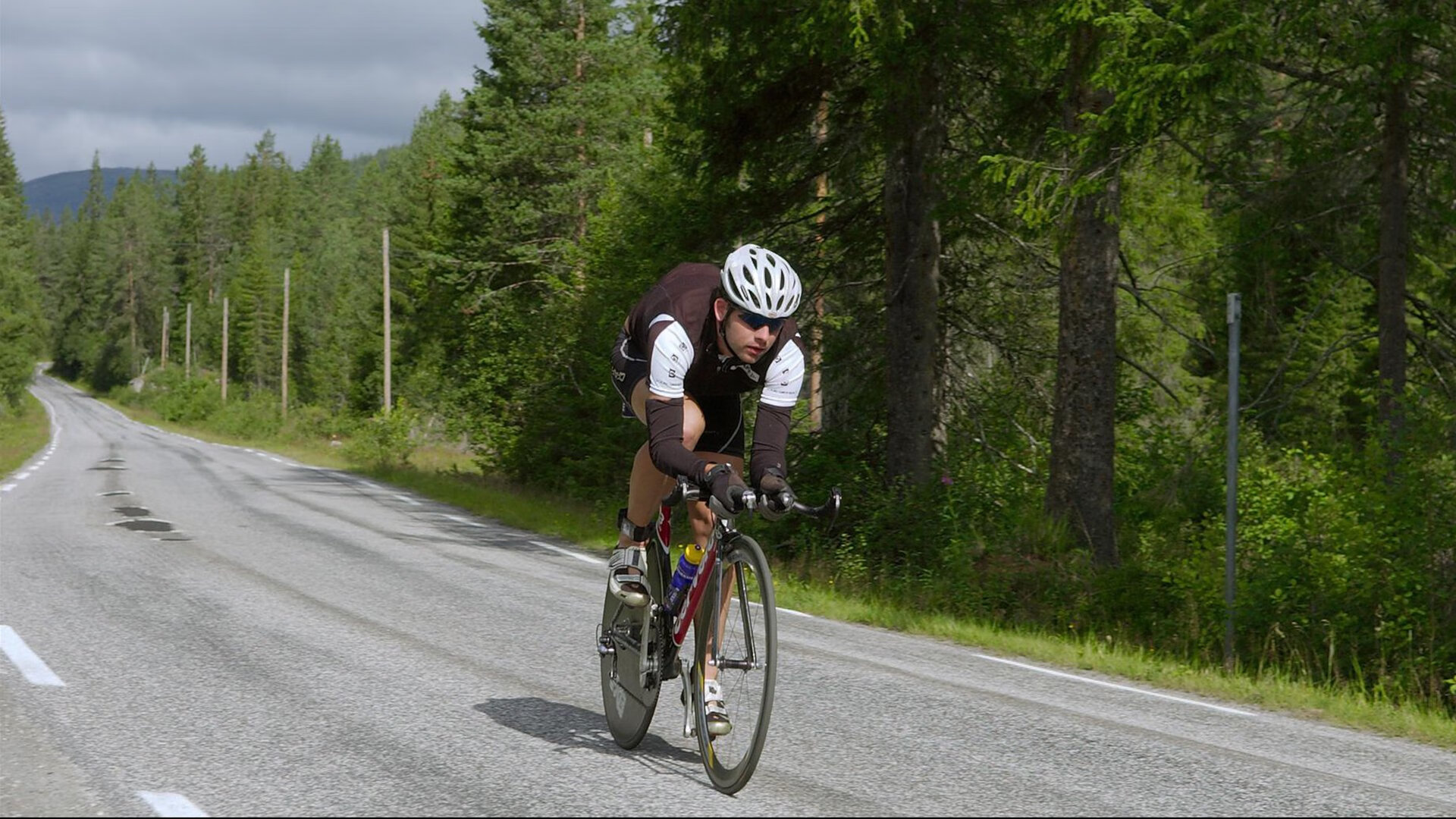 南美风暴与德意志铁壁的碰撞，穆勒火热状态点燃欧冠鏖战